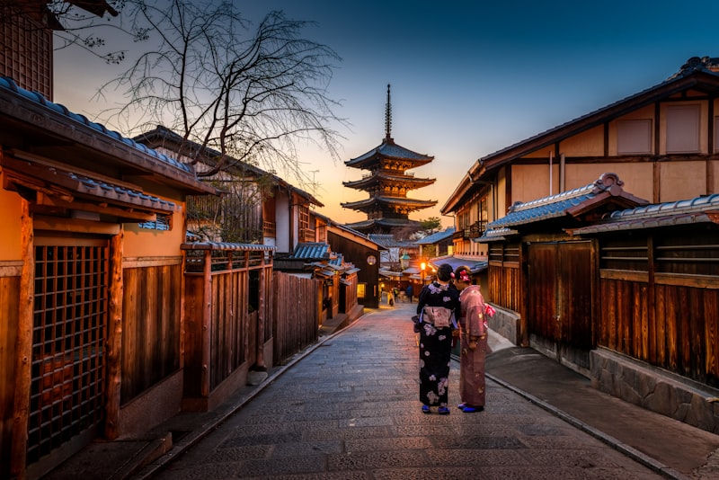 Mengeksplorasi Keindahan Tokyo & Kyoto Saat Musim Sakura